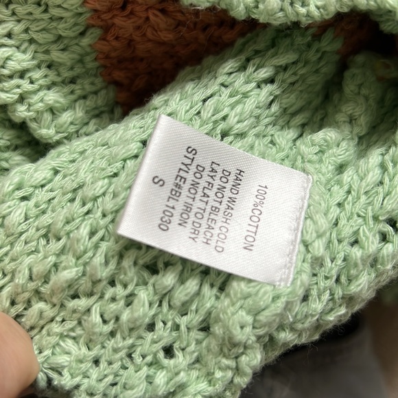 Blank Paige colorblock slouchy crewneck sweater perfect for spring—lightweight - Picture 5 of 5